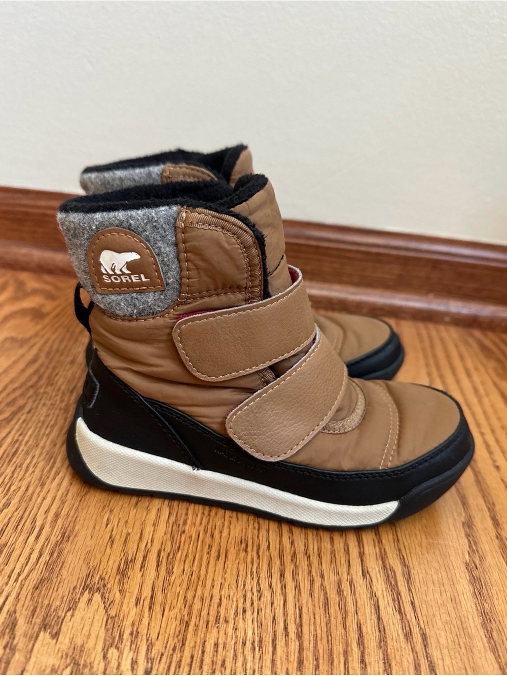 Sorel Whitney II Waterproof Winter Boots Kids 11 Velcro
